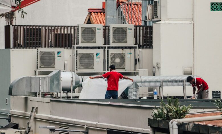 صيانة جهاز تكييف - صورة تعبيرية لتدريب مهني في موريتانيا