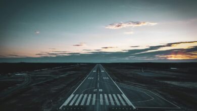 مدرج مطار - صورة تعبيرية عن الرحلات الجوية