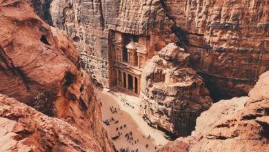 مدينة البترا الأثرية في الأردن - صورة تعبيرية للسياحة