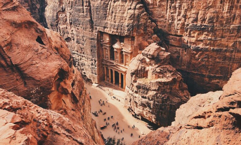 مدينة البترا الأثرية في الأردن - صورة تعبيرية للسياحة
