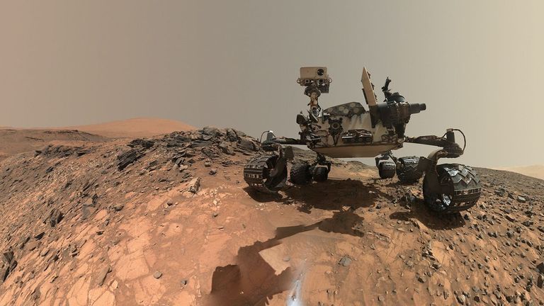صورة أرشيفية لمركبة كيريوسيتي على سطح المريخ - ناسا