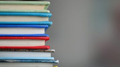 كتب في مكتبة، صورة تعبيرية من Unsplash